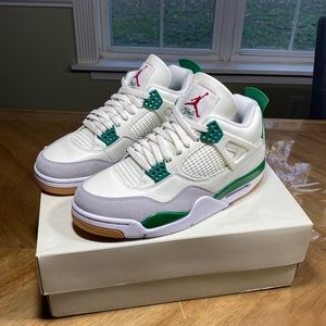 Jordan 4 pine green (send offers!)